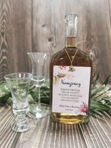 zawieszki-etykiety-na-wodke-alkohol-weselny-butelk