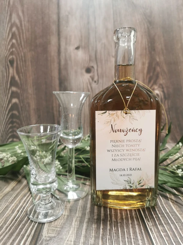zawieszki-etykiety-na-wodke-alkohol-weselny-butelk