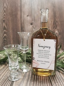 zawieszki-etykiety-na-wodke-alkohol-weselny-butelk