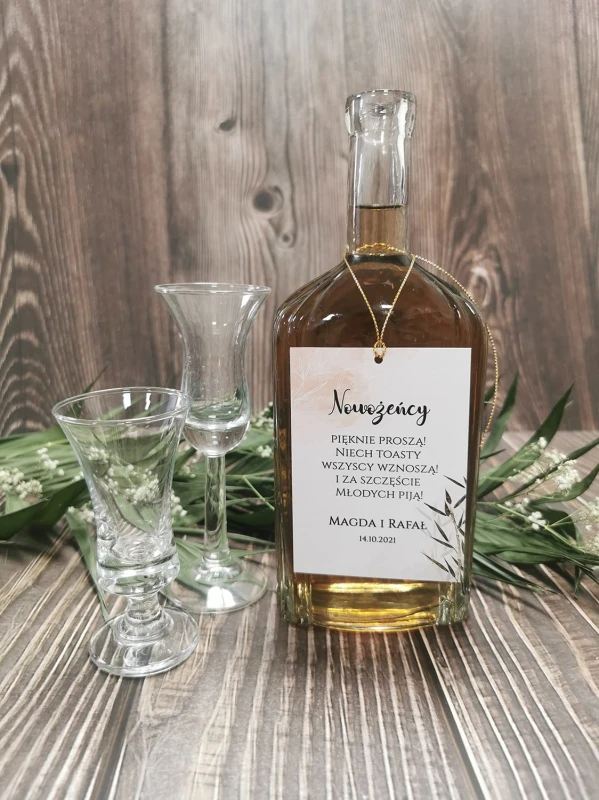 zawieszki-etykiety-na-wodke-alkohol-weselny-butelk