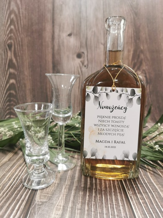 zawieszki-etykiety-na-wodke-alkohol-weselny-butelk