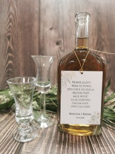 zawieszki-etykiety-na-wodke-alkohol-weselny-butelk