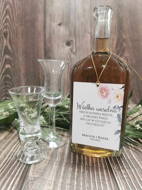 zawieszki-etykiety-na-wodke-alkohol-weselny-butelk