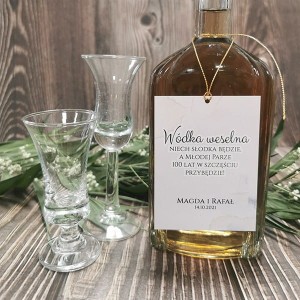 zawieszki-etykiety-na-wodke-alkohol-weselny-butelk