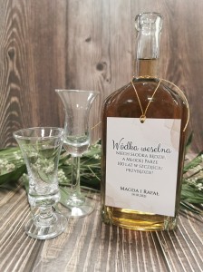 zawieszki-etykiety-na-wodke-alkohol-weselny-butelk