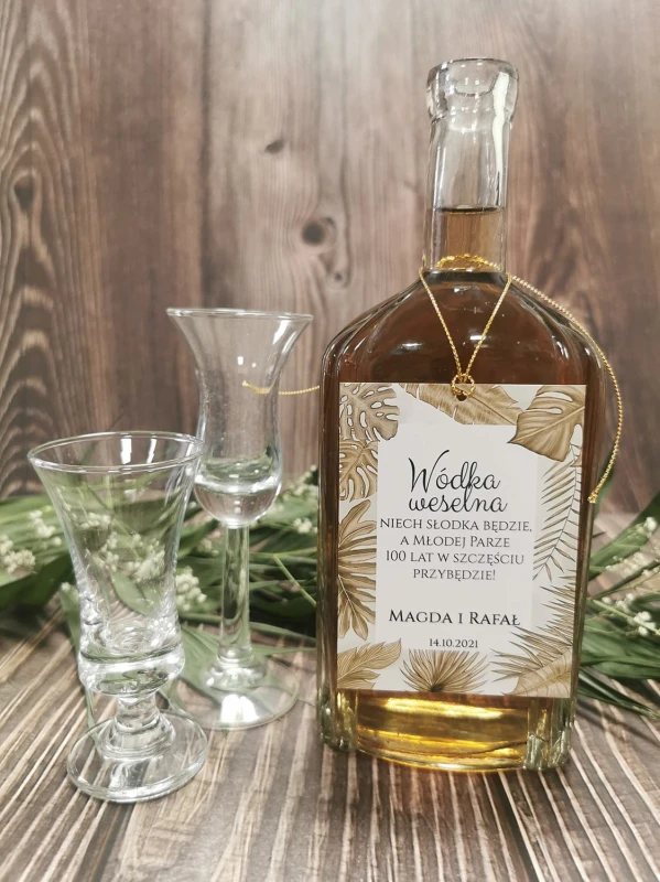 zawieszki-etykiety-na-wodke-alkohol-weselny-butelk