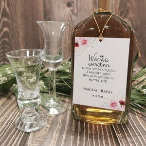 zawieszki-etykiety-na-wodke-alkohol-weselny-butelk