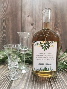 zawieszki-etykiety-na-wodke-alkohol-weselny-butelk