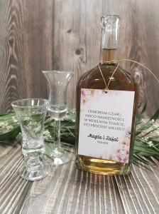 zawieszki-etykiety-na-wodke-alkohol-weselny-butelk