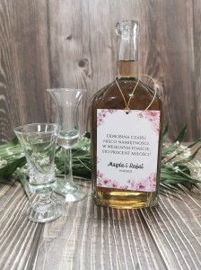 zawieszki-etykiety-na-wodke-alkohol-weselny-butelk