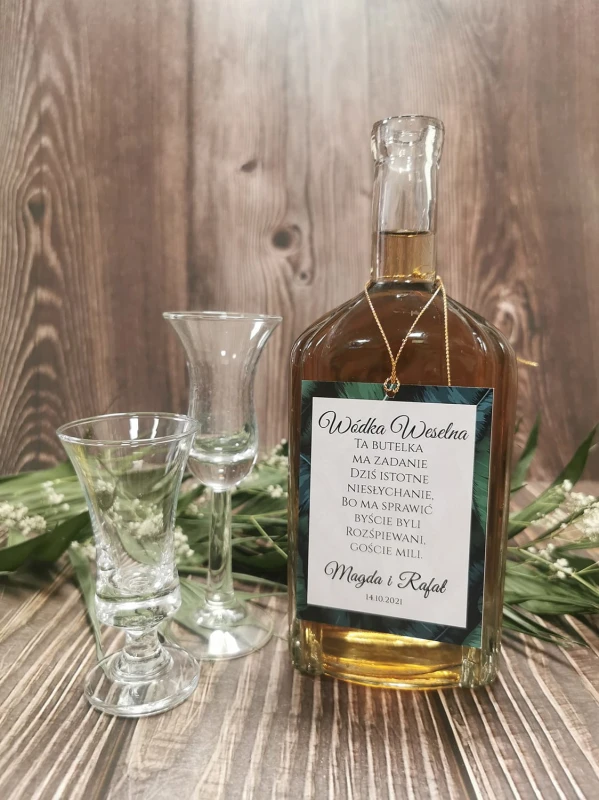 zawieszki-etykiety-na-wodke-alkohol-weselny-butelk
