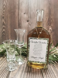 zawieszki-etykiety-na-wodke-alkohol-weselny-butelk