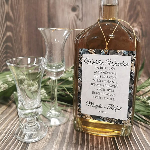 zawieszki-etykiety-na-wodke-alkohol-weselny-butelk