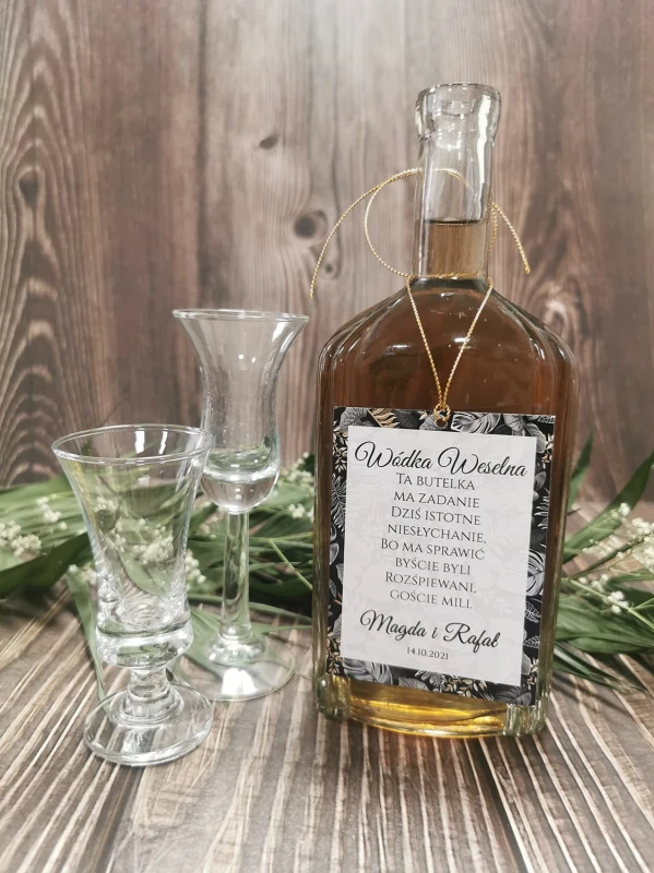 zawieszki-etykiety-na-wodke-alkohol-weselny-butelk