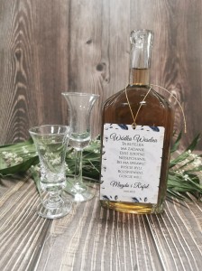 zawieszki-etykiety-na-wodke-alkohol-weselny-butelk
