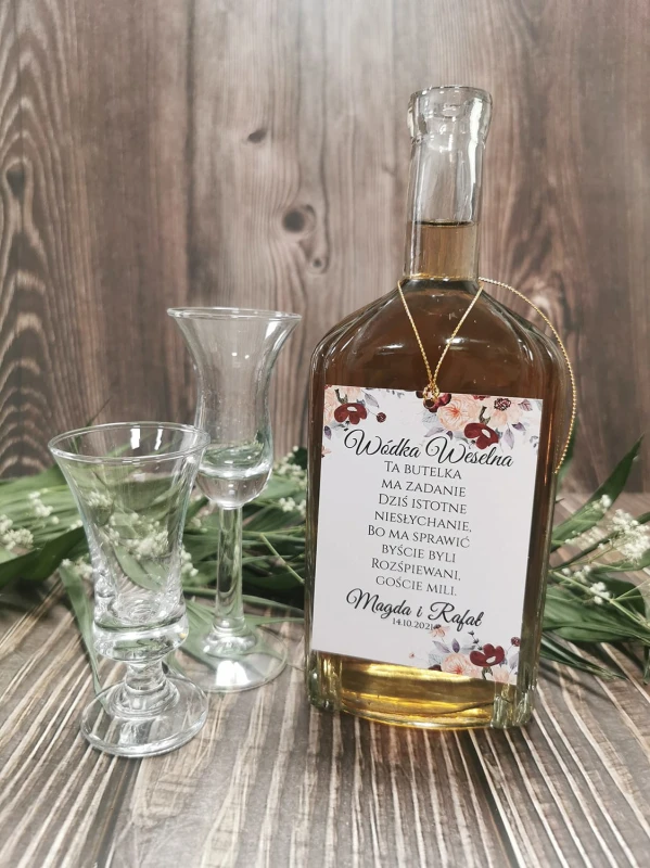zawieszki-etykiety-na-wodke-alkohol-weselny-butelk