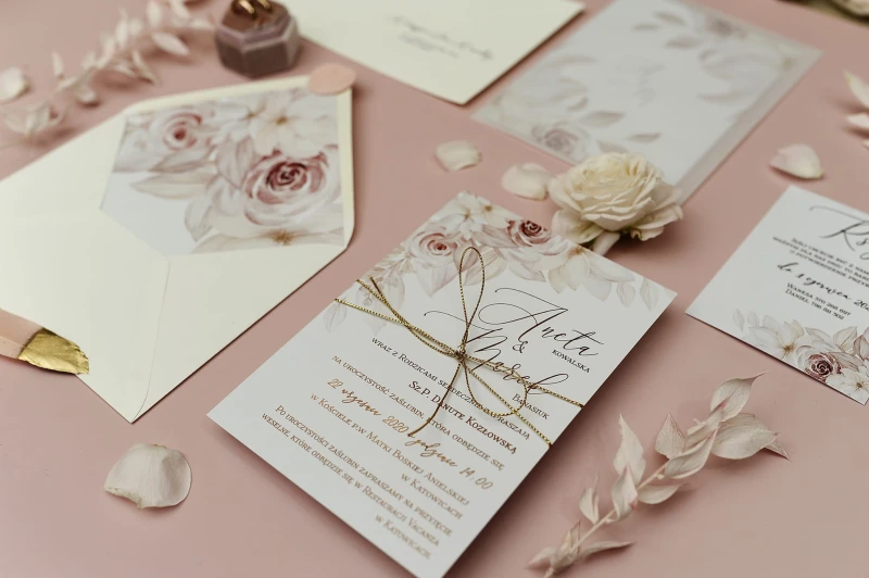 probka-zaproszenia-zocone-z-bilecikiem-rose-gold-b