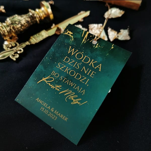 zawieszki-etykiety-na-wodke-alkohol-weselny-butelk