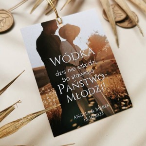 zawieszki-etykiety-na-wodke-alkohol-weselny-butelk