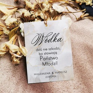 zawieszki-etykiety-na-wodke-alkohol-weselny-butelk