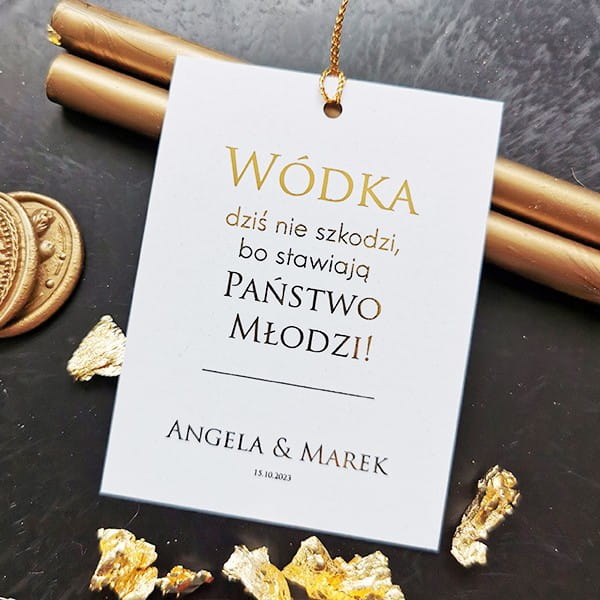 zawieszki-etykiety-na-wodke-alkohol-weselny-butelk