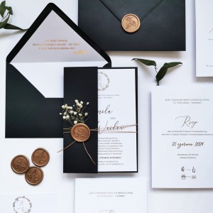 eleganckie-personalizowane-zocone-zaproszenia-slub