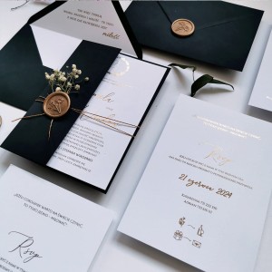eleganckie-personalizowane-zocone-zaproszenia-slub