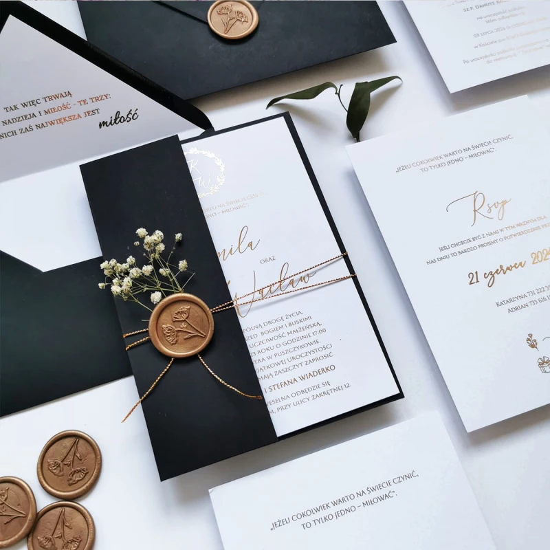eleganckie-personalizowane-zocone-zaproszenia-slub