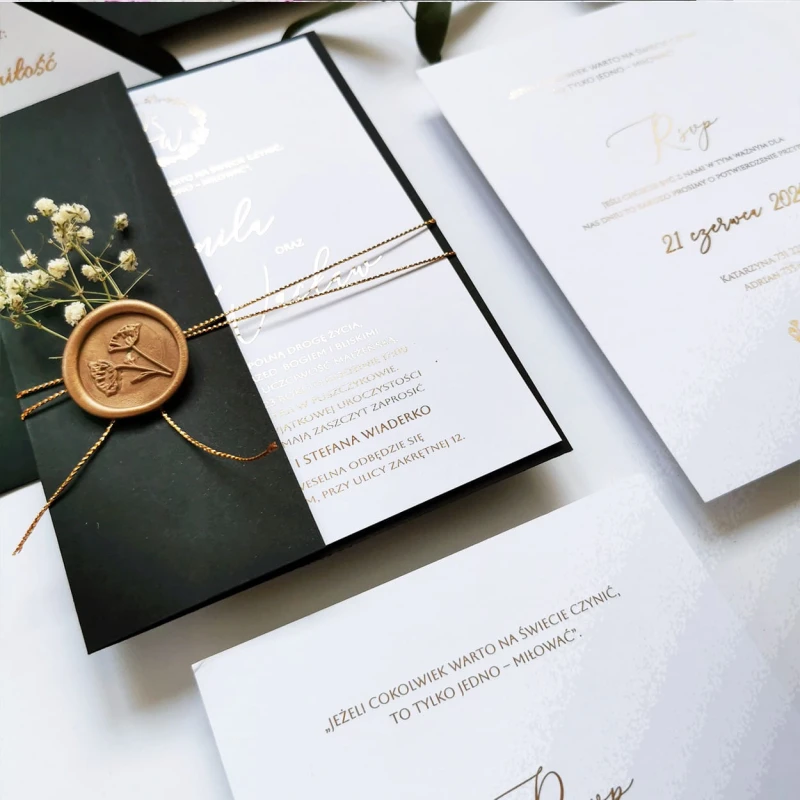 eleganckie-personalizowane-zocone-zaproszenia-slub